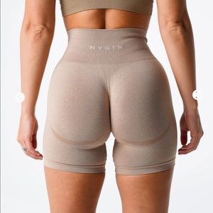NVGTN beige contour seamless shorts